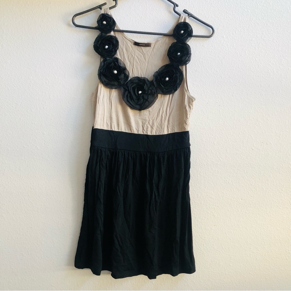 Soprano Cream and Black Tunic Dress with Floral Pearl Applique size Small